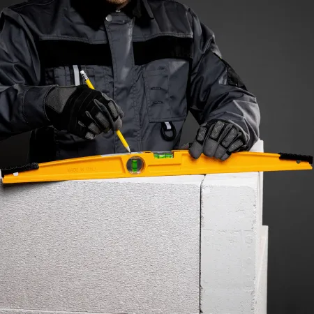 Литой уровень DENZEL 34935, 600 мм, 2 глазка, ударные площадки