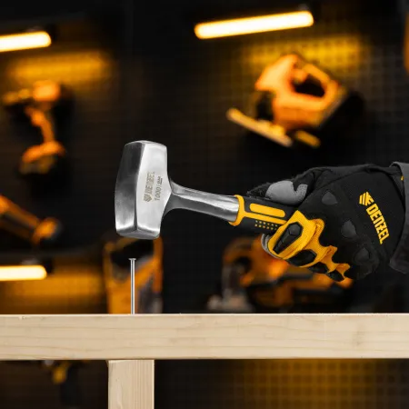 Кувалда DENZEL 1 кг, цельнометаллическая, двухкомпонентная рукоятка