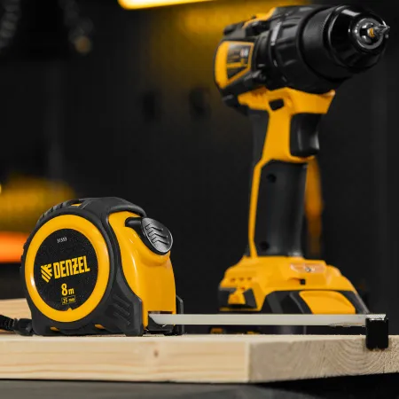Рулетка DENZEL 8м х 25мм, обрезиненный корпус, автоматическая фиксация