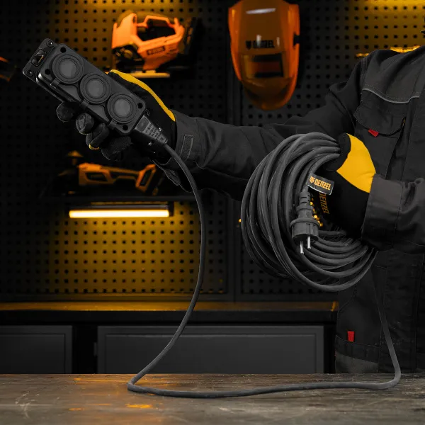 Удлинитель-шнур силовой Top Series DENZEL, КГТТ, 20 м, 3 розетки, 3 x 2,5 мм