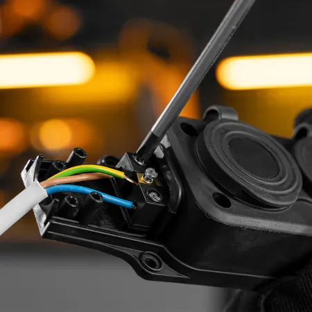 Шнур сетевой Energy Series DENZEL, ПВС, 1,5 м, 3 x 1,5 мм, с неразборной вилкой, белый