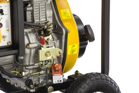 Дизельный генератор DENZEL DD6300Е, 5 кВт, 220 В/50 Гц, 15 л, электростартер