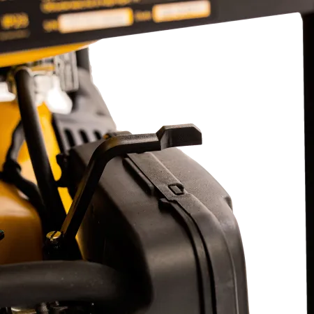 Генератор бензиновый DENZEL GE 7900, 6.5 кВт, 220 В/50 Гц, 25 л, ручной старт