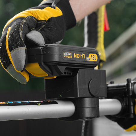 Триммер бензиновый DENZEL DT-52E, 52 см3, неразъемная штанга, электростартер, состоит из 2 частей