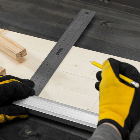 Угольник DENZEL 32398 400 мм, нержавеющая сталь, градуировка, алюминиевое основание