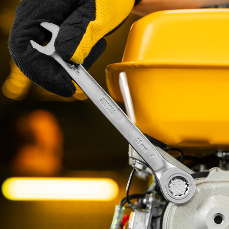 Набор ключей комбинированных трещоточных DENZEL 6-17 мм, 6 шт., CrV, матовый хром