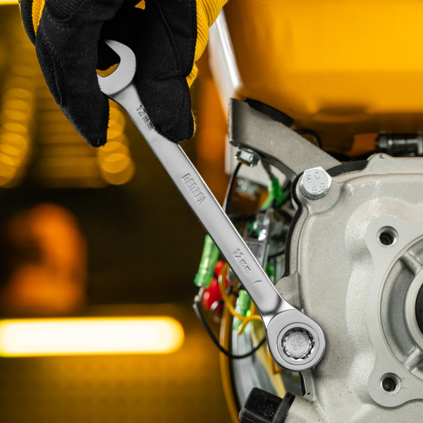 Ключ комбинированный трещоточный DENZEL, 12 мм, CrV, матовый хром