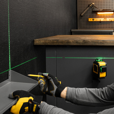 Лазерный уровень мультипризм. DENZEL LXI 360-2 Green, 30 м, 520 нм, акк. Li 2800 mAh, резьба 1/4"