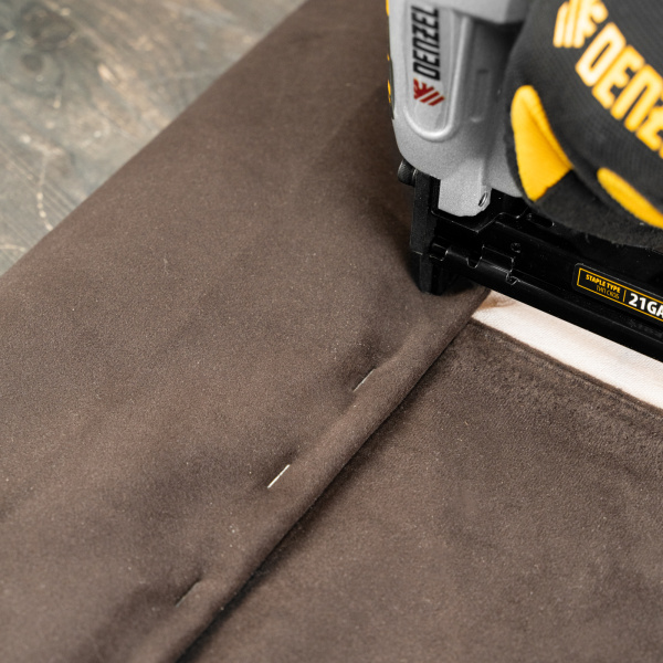 Скобы DENZEL 21GA для пнев. степл., 14мм, шир. - 0,95мм, тол. - 0,6мм, шир. скобы - 12,8мм, 5000шт