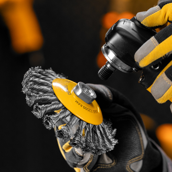 Щетка для УШМ DENZEL 746113, 125 мм, «тарелка», крученая нержавеющая проволока 0.5 мм, М14