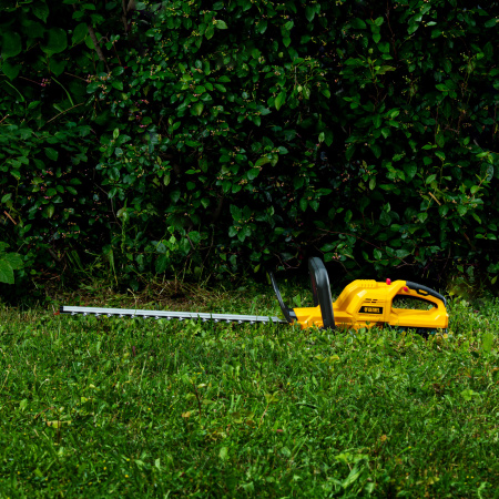 Кусторез аккумуляторный DENZEL RBC510-36, Li-ion, 36 В, 4 Ач, нож 510 мм, поворотная ручка