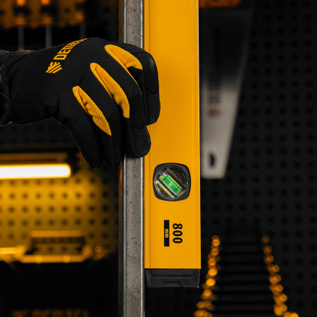 Уровень алюминиевый DENZEL магнит., фрезерованный, 3 глазка (1 зеркал.), 0,5 мм/м, 800 мм