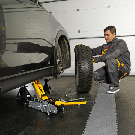 Домкрат гидравлический подкатной с фиксатором DENZEL 2,5 т, 85-385 мм