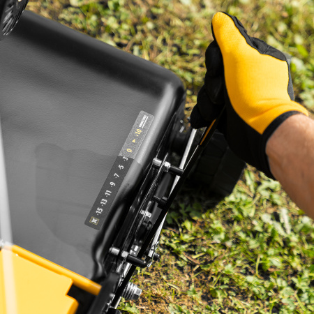 Скарификатор-аэратор DENZEL бензиновый SAG-400, 212 см3, -15/+10 мм, 40 см