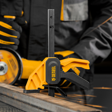 Струбцина DENZEL F-образная, быстрозажимная, 150 х 55 мм, усиленный нейлоновый корпус