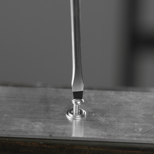 Отвертка DENZEL SL4х100 мм, S2, 3к рукоятка