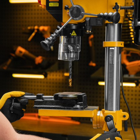 Станок сверлильный DENZEL DDM-550L, 550 Вт, 16 мм, 12 ск., лазер, настольный