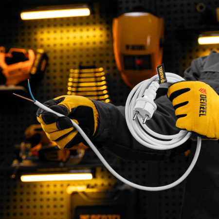 Шнур сетевой Energy Series DENZEL, ПВС, 3 м, 2 x 1,5 мм, с неразборной вилкой, белый