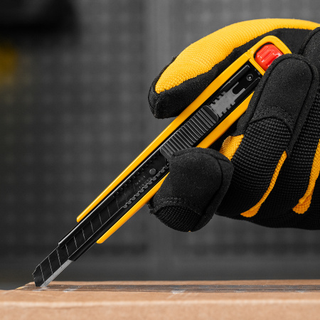 Нож DENZEL 9 мм, сменное лезвие, SK4, алюминиевый корпус, торцевой зажим