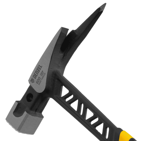 Молоток кровельщика DENZEL 600 г, цельнокованый, боек с магнитом, двухкомп. обрезин. рук-ка