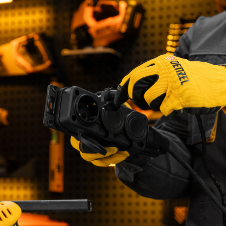 Удлинитель-шнур силовой Top Series DENZEL, КГТТ, 10 м, 3 розетки, 3 x 1,5 мм