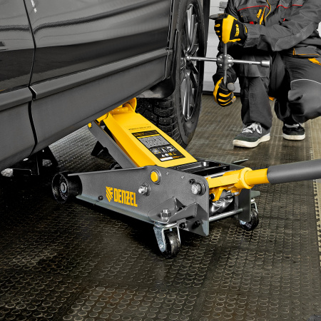 Домкрат гидравлический DENZEL подкатной 3 т, с фиксатором, быстрый подъем, 135-480 мм, профессиональный