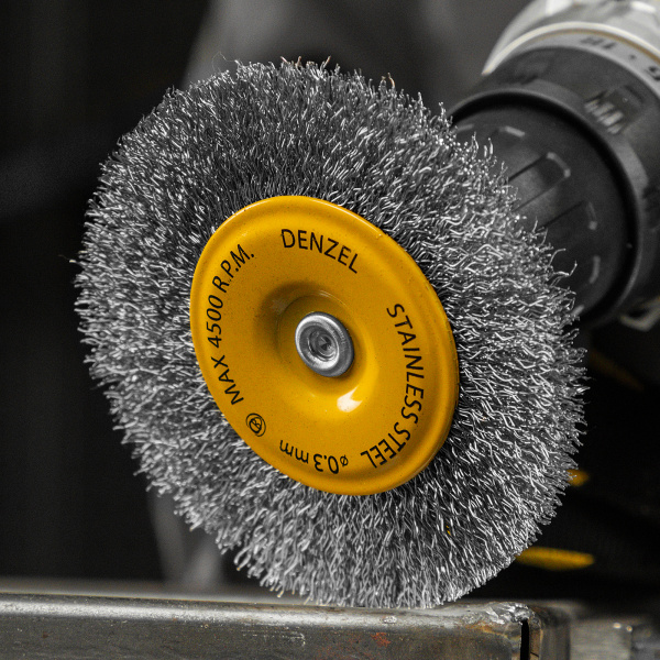 Щетка для дрели DENZEL 100 мм, Плоская, со шпилькой, нержавеющая витая проволока
