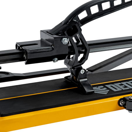 Плиткорез рельсовый DENZEL 1000х16мм, каретка на подш., стальная станина, усил. рукоятка-пенал Плиткорез рельсовый DENZEL 1000х16мм, каретка на подш., стальная станина, усил. рукоятка-пенал