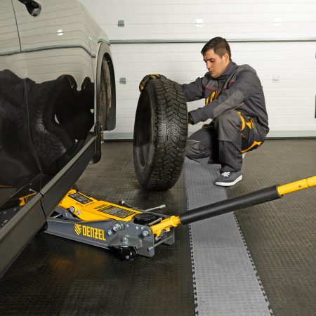 Домкрат гидравлический подкатной DENZEL 2/3 т, 98-770 мм, быстрый подъем, низ. подхват, проф, SUV