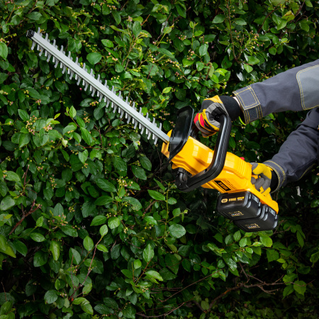 Кусторез аккумуляторный DENZEL RBC510-36, Li-ion, 36 В, 4 Ач, нож 510 мм, поворотная ручка