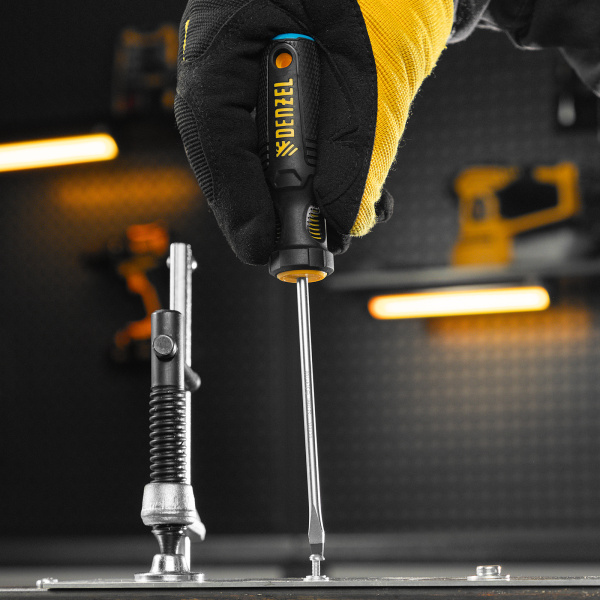 Отвертка DENZEL SL4х100 мм, S2, 3к рукоятка