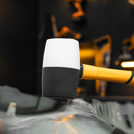 Киянка резиновая DENZEL 225 г, черно-белая, фибергласовая рукоятка c TPR покрытием Киянка резиновая DENZEL 225 г, черно-белая, фибергласовая рукоятка c TPR покрытием