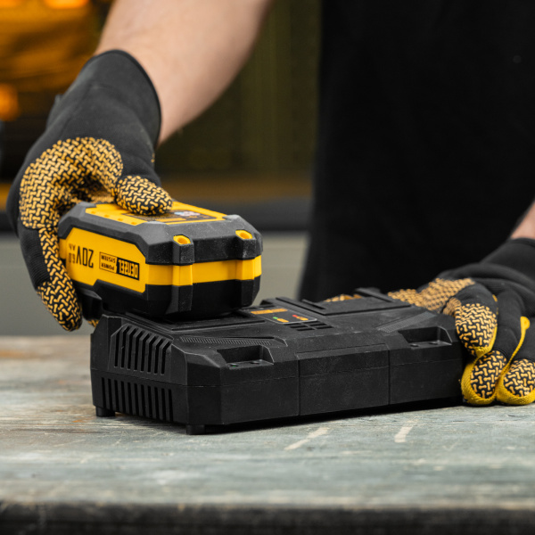 Устройство зарядное для аккумуляторов двухпортовое DENZEL BCH-20-4.0x2, Li-Ion, 20 В, 4.0 А