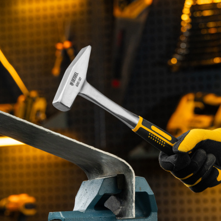 Молоток слесарный DENZEL 600 г, цельнометаллический, двухкомпонентная рукоятка