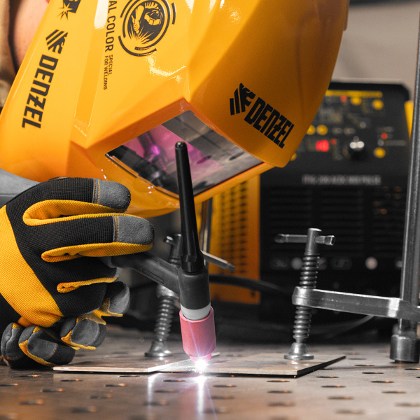 Аппарат инвертор. аргонодуговой сварки DENZEL ITIG-200 ACDC Mix Pulse, 200 А, ПВ 60%