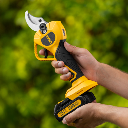 Секатор аккумуляторный, бесщет. DENZEL, CP-40BL, Li-Ion, 20 В, лезвия SK5