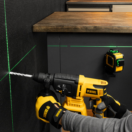 Лазерный уровень мультипризм. DENZEL LXI 360-2 Green, 30 м, 520 нм, акк. Li 2800 mAh, резьба 1/4"
