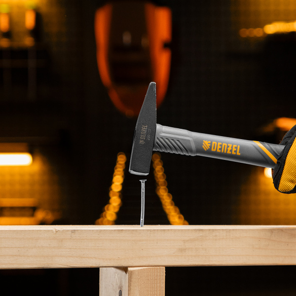 Молоток слесарный DENZEL 200 г, кованый, фибергласовая  рукоятка c TPR покрытием