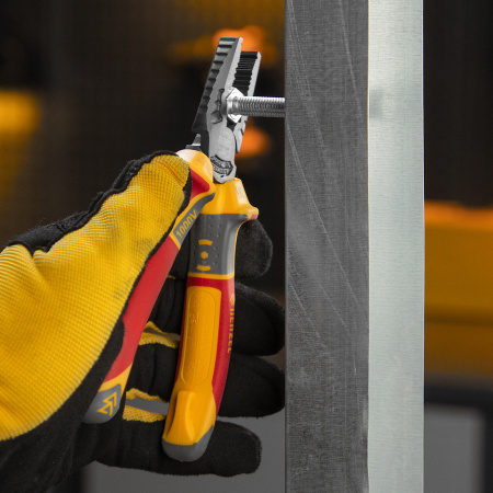 Плоскогубцы комбинированные DENZEL диэлектрические трехкомпонентные рукоятки до 1000 В, 165 мм