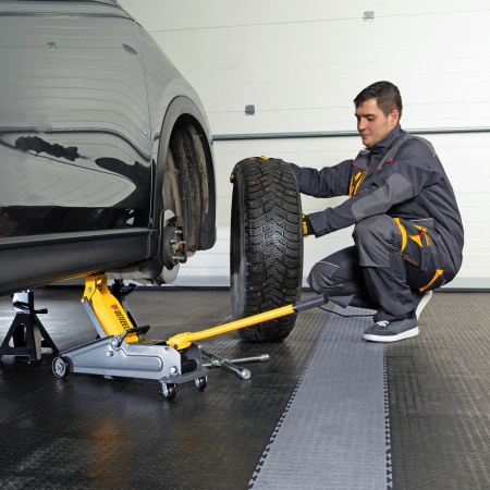 Домкрат гидравлический подкатной DENZEL 2 т, 135-385 мм