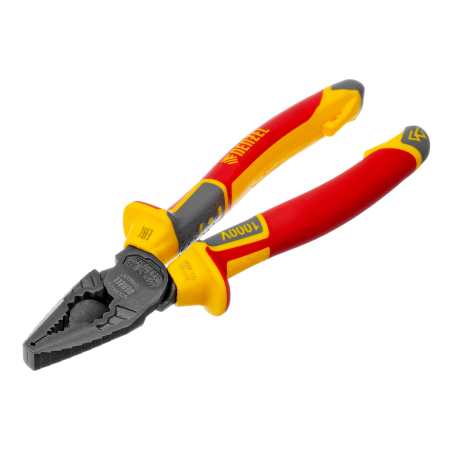 Плоскогубцы комбинированные DENZEL диэлектрические трехкомпонентные рукоятки до 1000 В, 180 мм Плоскогубцы комбинированные DENZEL диэлектрические трехкомпонентные рукоятки до 1000 В, 180 мм