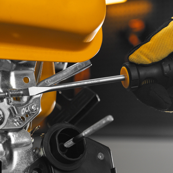 Отвертка DENZEL SL6x100 мм, S2, 3к рукоятка