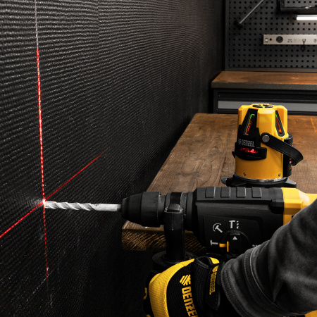 Лазерный уровень DENZEL LX3, 10 м, ± 0.3 мм/1 м, 635 нм, резьба 5/8 дюйм