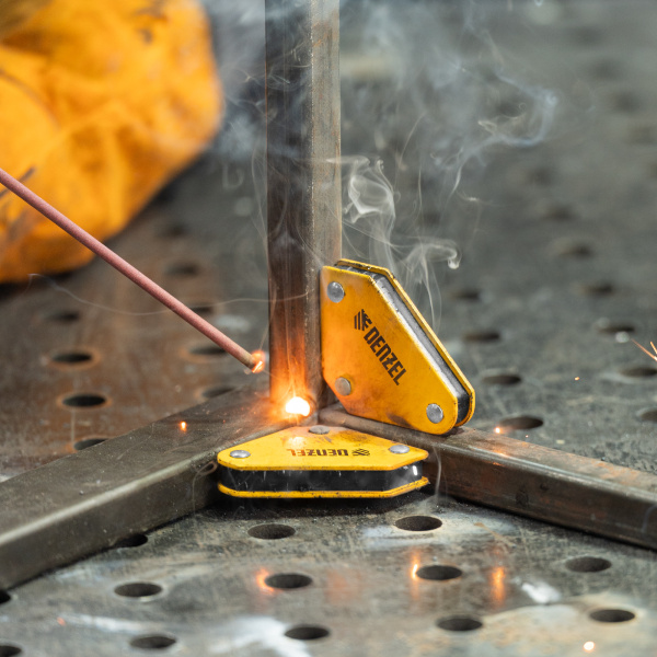 Набор для сварочных работ DENZEL 97557, 2 магнитных фиксатора, магнитная клемма «масса»