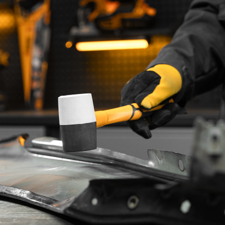 Киянка резиновая DENZEL 225 г, черно-белая, фибергласовая рукоятка c TPR покрытием Киянка резиновая DENZEL 225 г, черно-белая, фибергласовая рукоятка c TPR покрытием