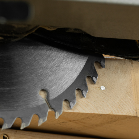 Пильный диск по дереву DENZEL с гвоздями, ф165 х 20 мм, 40 зубов