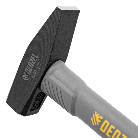 Молоток слесарный DENZEL 600 г, кованый, фибергласовая  рукоятка c TPR покрытием