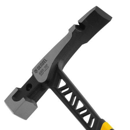 Молоток каменщика DENZEL 680 г, цельнокованый, двухкомпонентная обрезиненная рукоятка