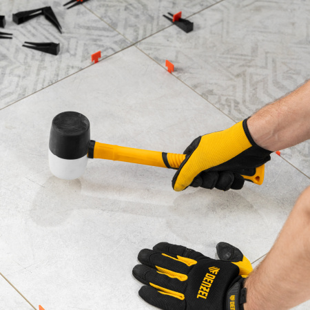 Киянка резиновая DENZEL 450 г, черно-белая, фибергласовая рукоятка c TPR покрытием