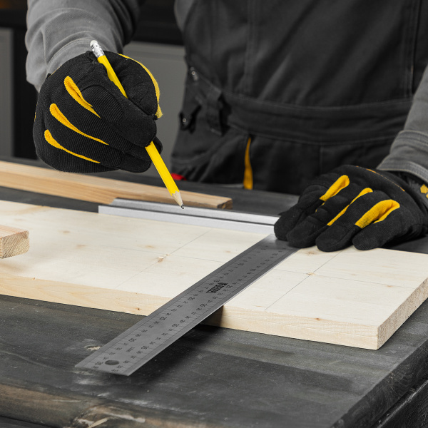 Угольник DENZEL 32398 400 мм, нержавеющая сталь, градуировка, алюминиевое основание